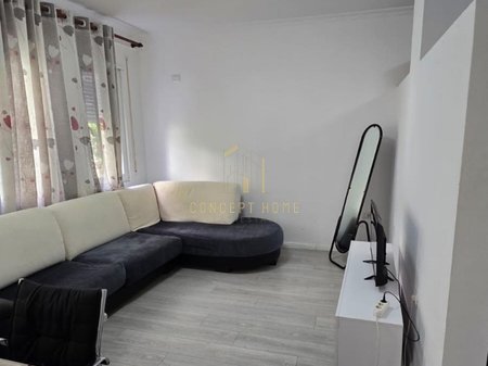 Jepet me qera apartament 1+1 tek Selvia