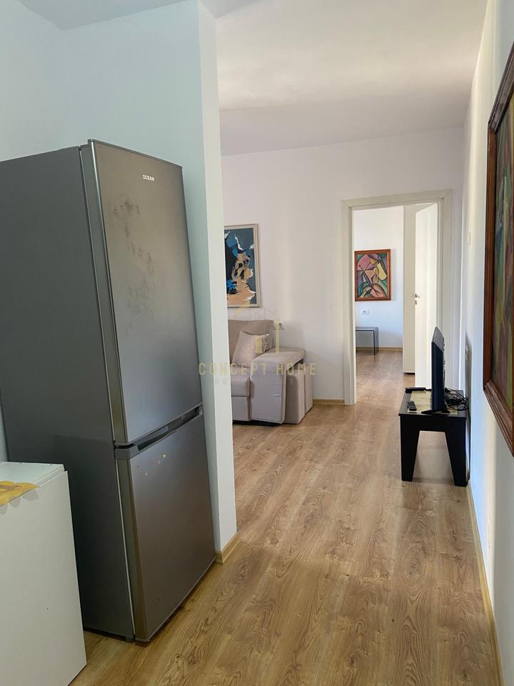 Jepet me qera apartament 1+1 ne Qender
