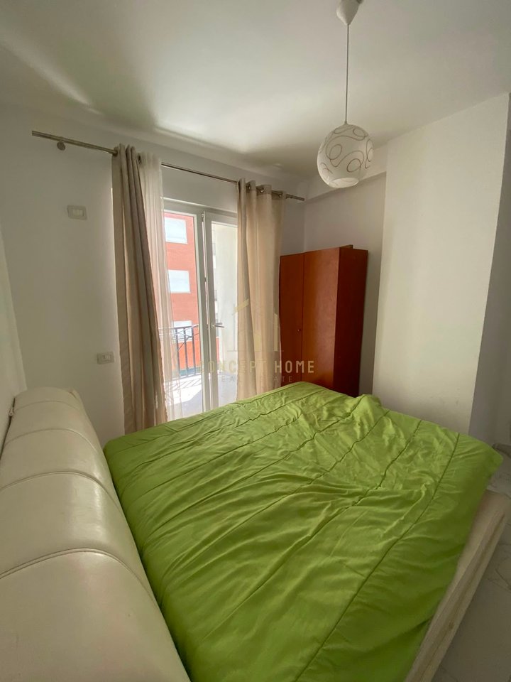 Jepet me qera apartament 1+1 ne Kamëz