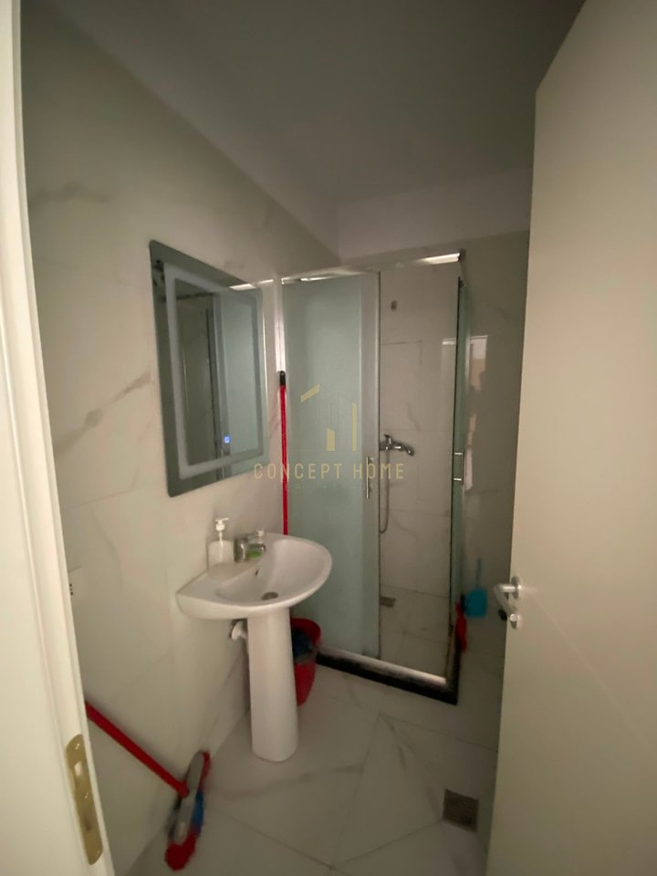 Jepet me qera apartament 1+1 ne Kamëz