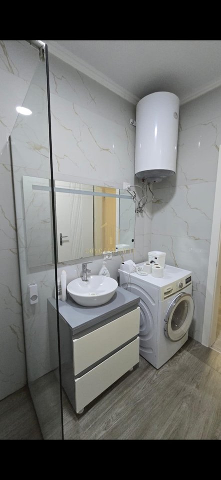 Jepet me qera apartament 1+1 tek Selvia