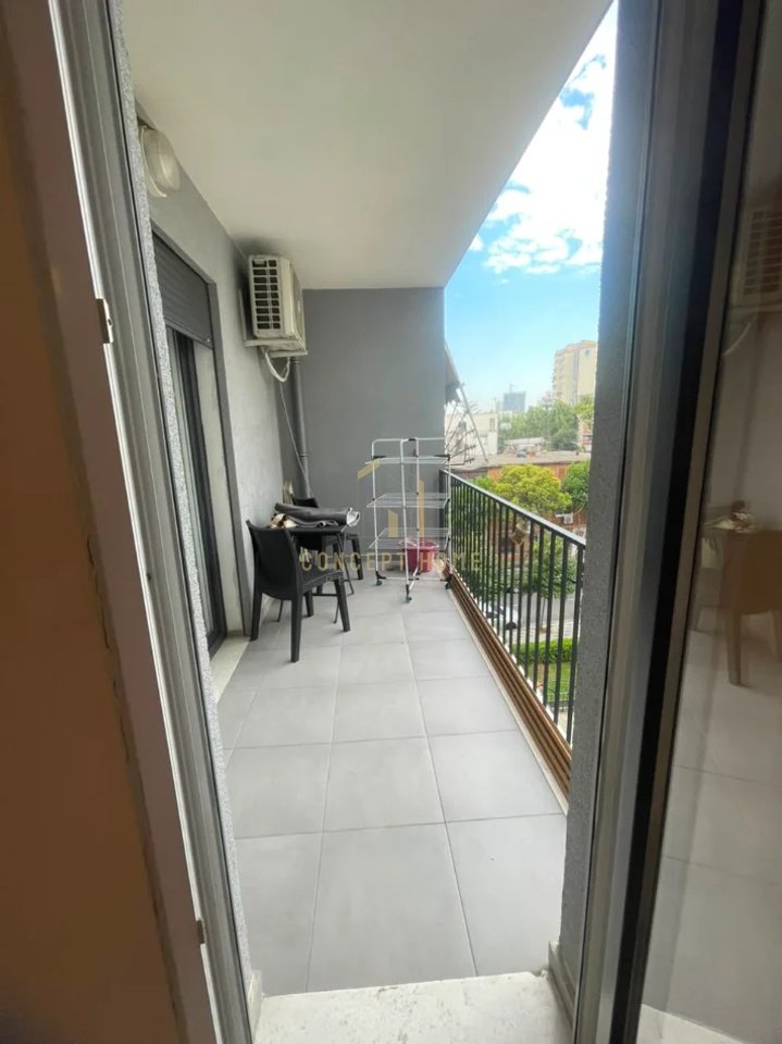 Jepet me qera apartamenti 1+1 tek Bulevardi Zogu i pare