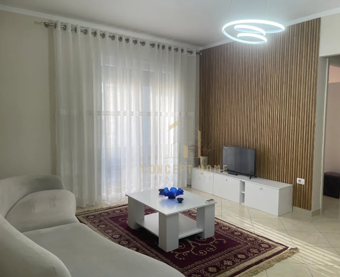 Jepet me qera apartamenti 1+1 tek Bulevardi Zogu i pare