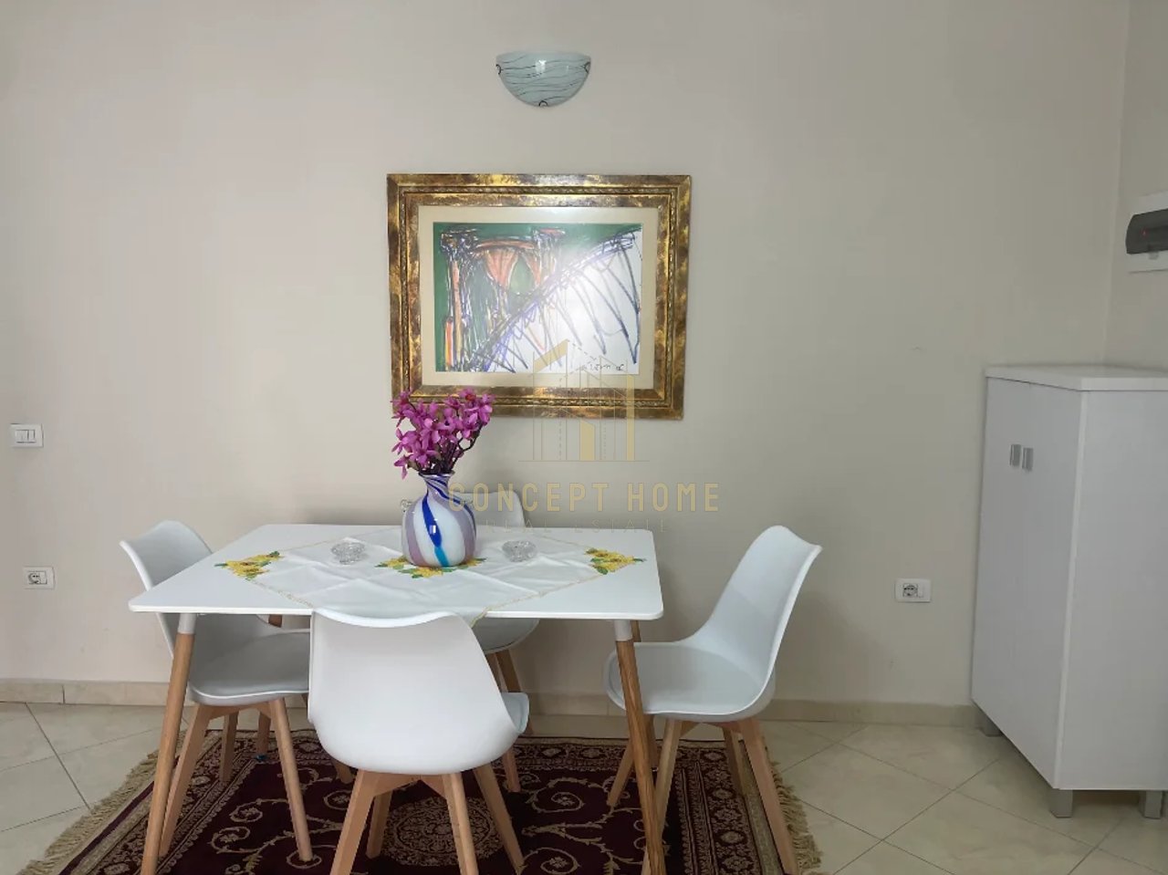 Jepet me qera apartamenti 1+1 tek Bulevardi Zogu i pare