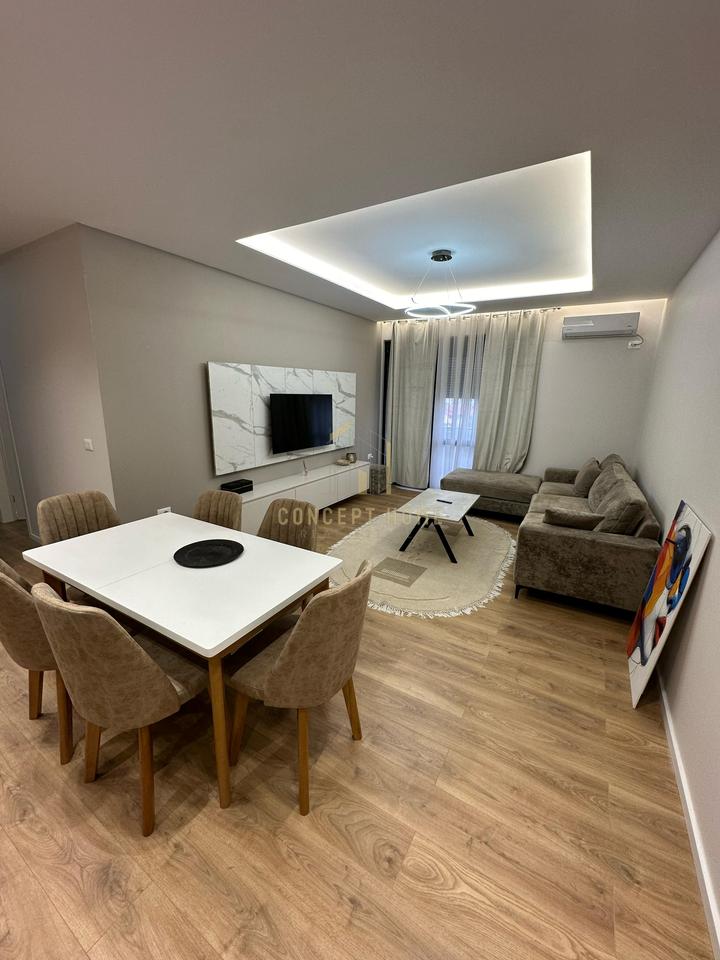Appartamento 2+1 In Affitto in Via Kavaja, di fronte al "Complesso Delijorgji" Tirana - 900€ | 95 m²