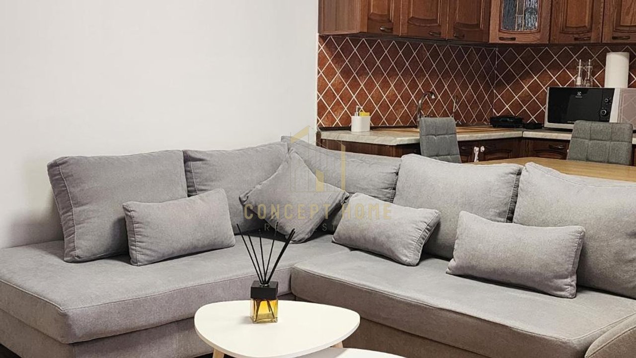 Apartment 2+1 for rent at Rruga e Kavajes