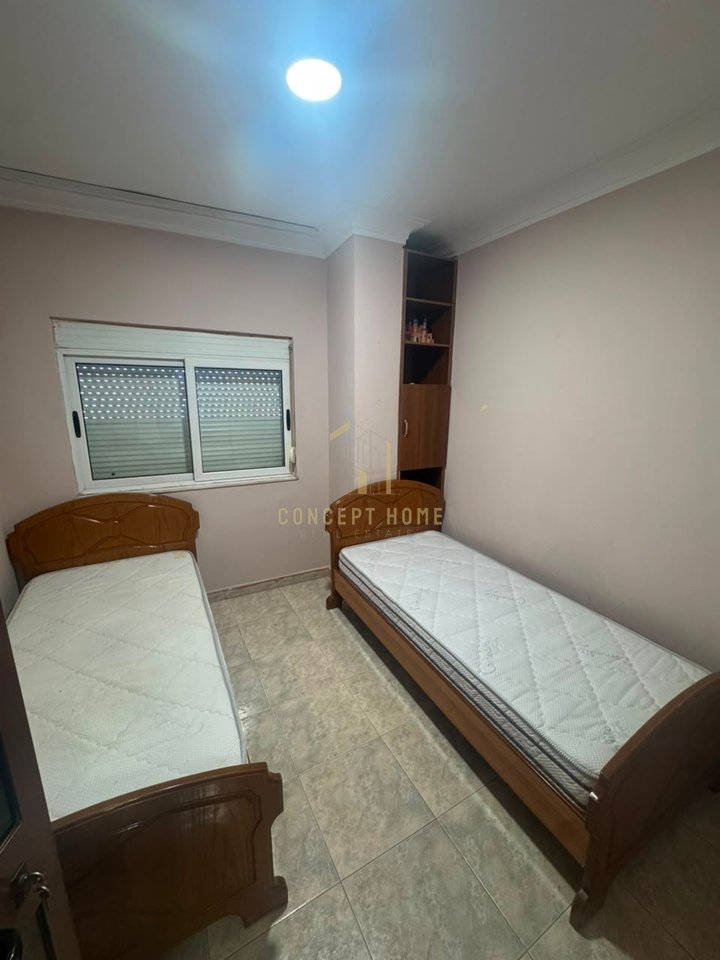 Appartamento 3+1+2 in affitto a Komuna e Parisit