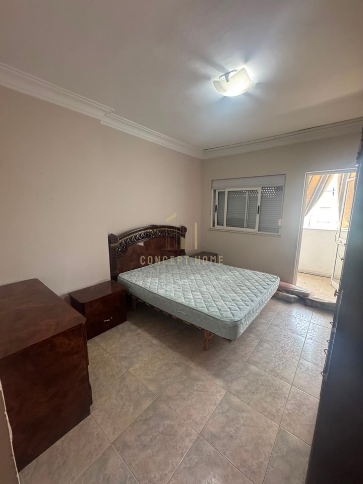 Appartamento 3+1+2 in affitto a Komuna e Parisit
