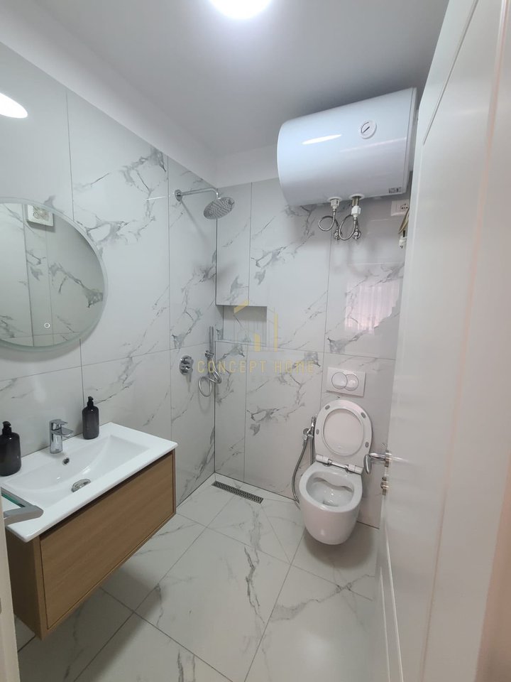 Jepet me qera apartament 2+1+2 ne Qender