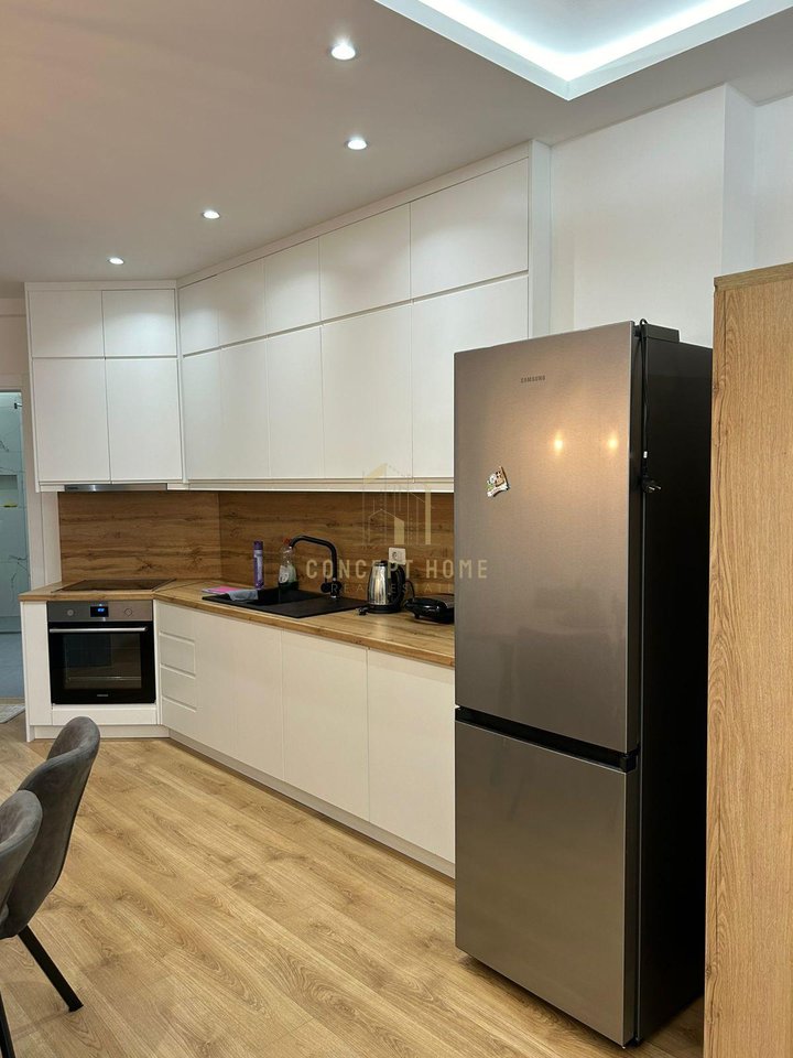 Jepet me qera apartament 1+1 Ne Qender