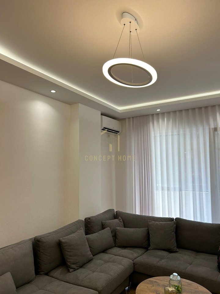 Jepet me qera apartament 1+1 Ne Qender