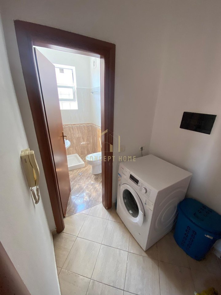 Affittasi appartamento 2+1+2 a Kinostudio