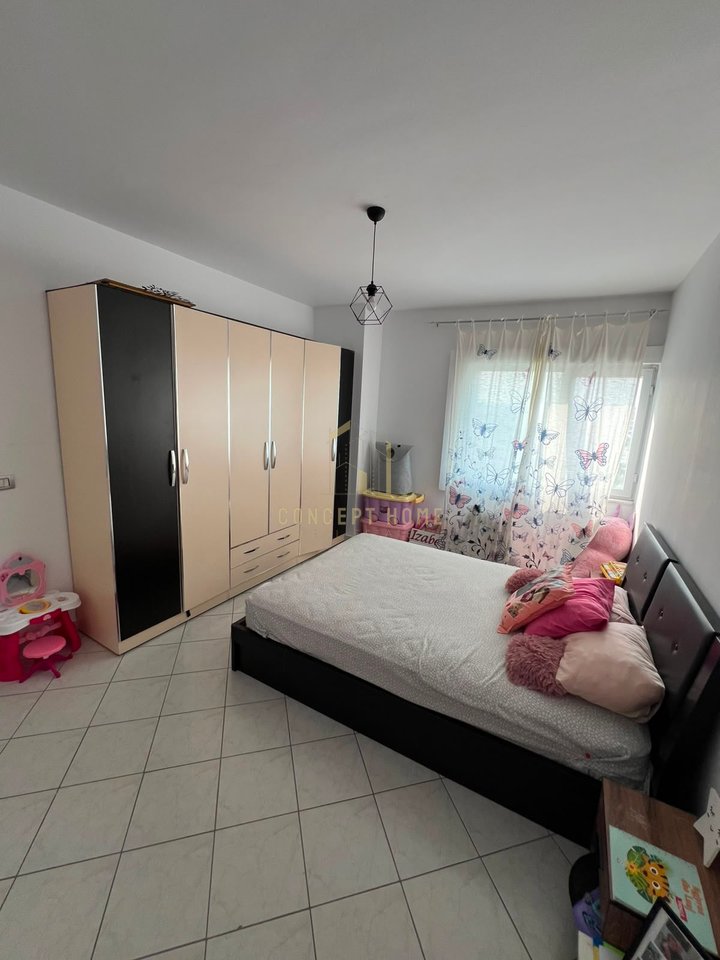 Appartamento 2+1 in affitto in via Dritan Hoxha (vicino all'ex Piazza Shqiponja)
