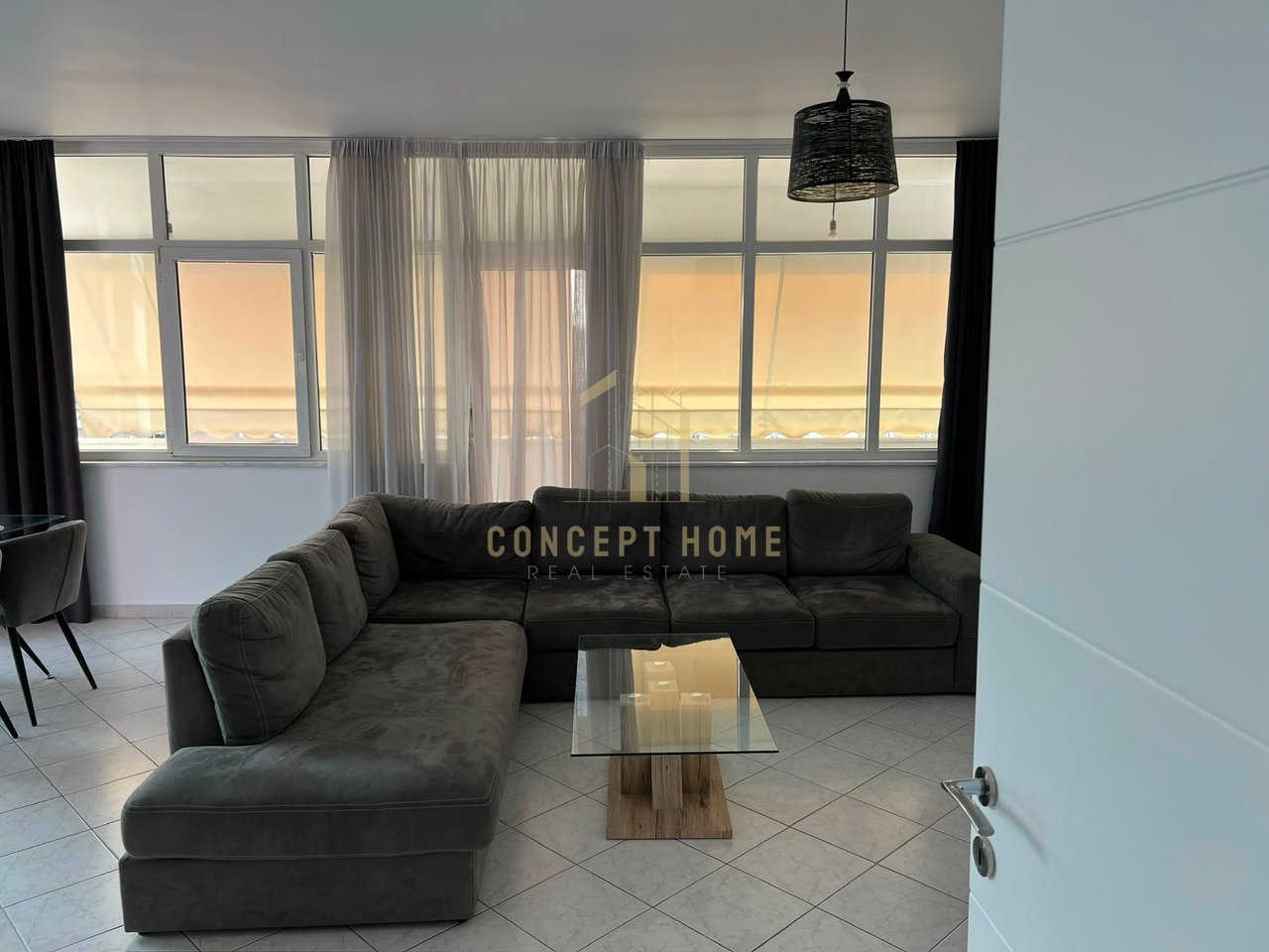 Appartamento 2+1 in affitto in via Dritan Hoxha (vicino all'ex Piazza Shqiponja)
