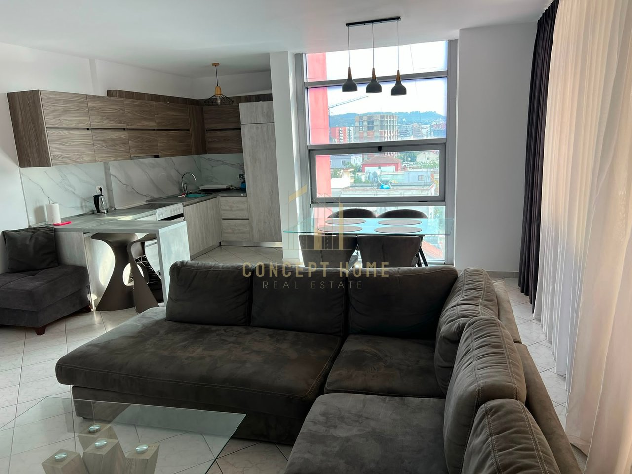 Appartamento 2+1 in affitto in via Dritan Hoxha (vicino all'ex Piazza Shqiponja)
