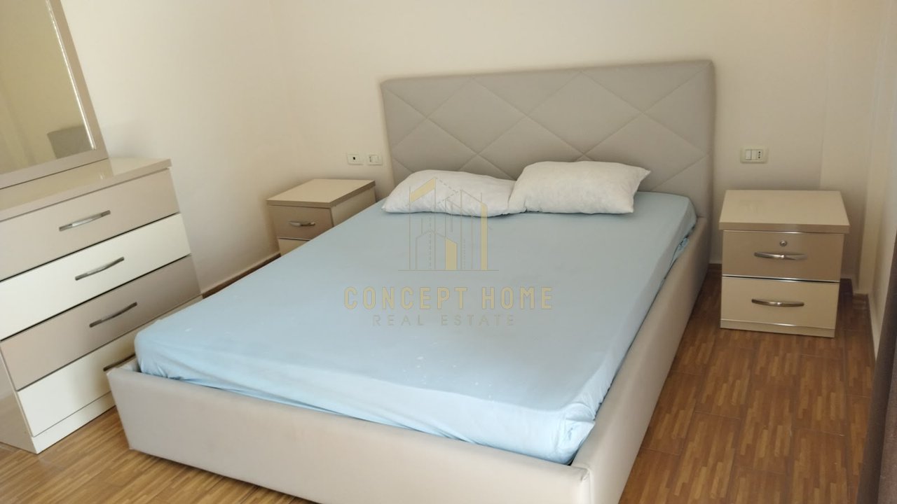Appartamento 1+1 in affitto a Komuna e Parisit