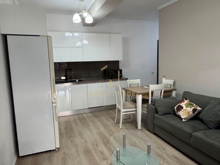 Jepet me qera apartament 2+1 ne Brryl.