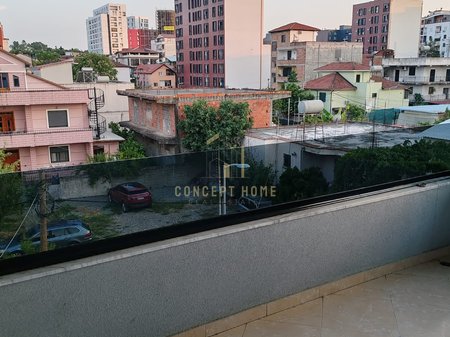 Apartament 1+1 Me Qira në Rrugën 5 Maji, Tiranë - 450€ | 75 m²