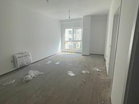 Jepet me qera ambient zyrash ne Laprake(Aura)