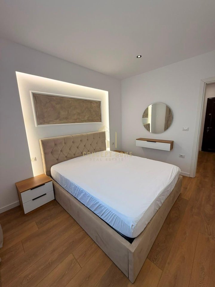 Shitet apartament 1+1 tek 21 Dhjetori