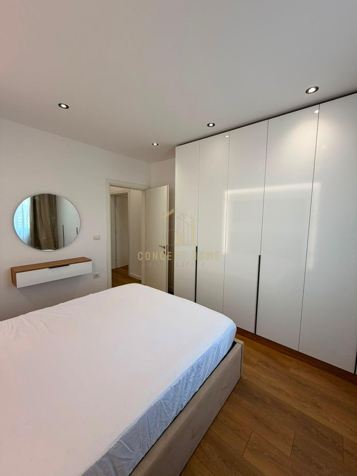 Shitet apartament 1+1 tek 21 Dhjetori