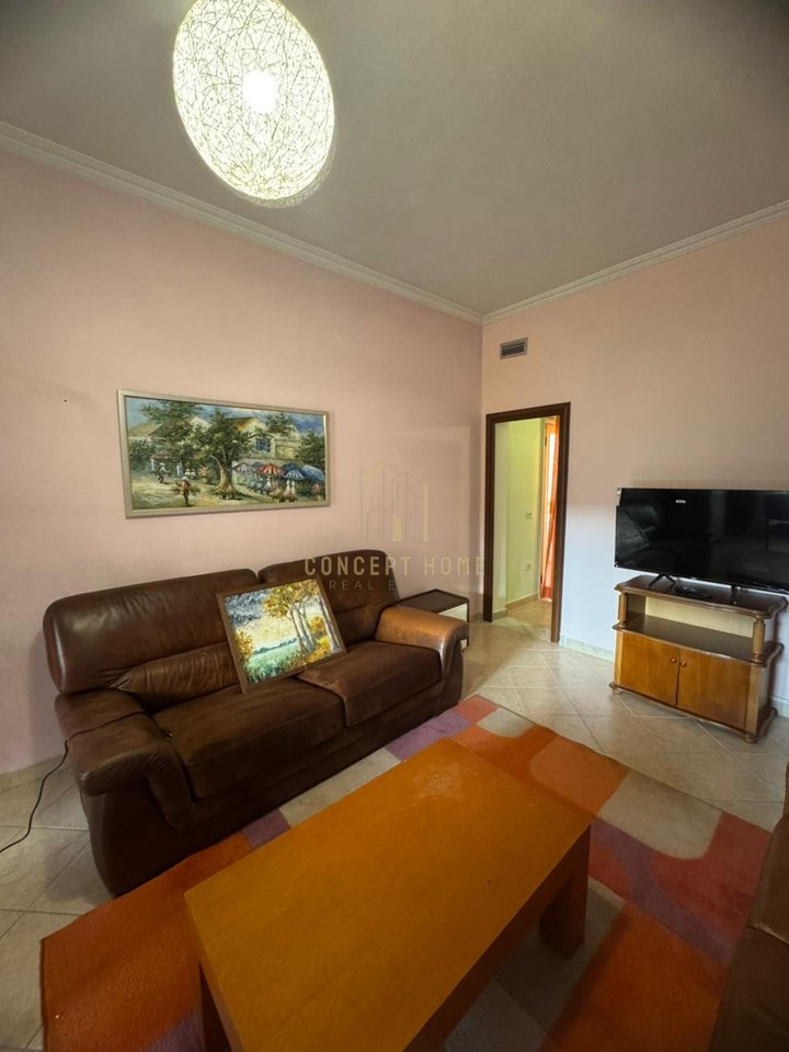 Jepet me qera apartament  1+1 në Selite