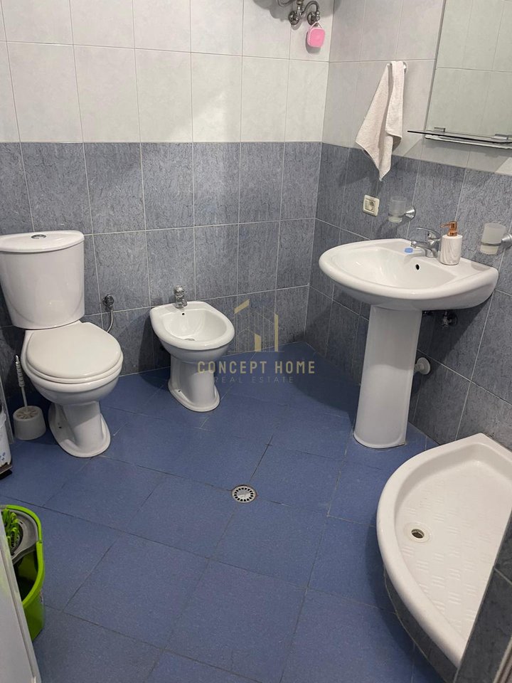Shitet apartament 2+1 tek Kodra e Diellit