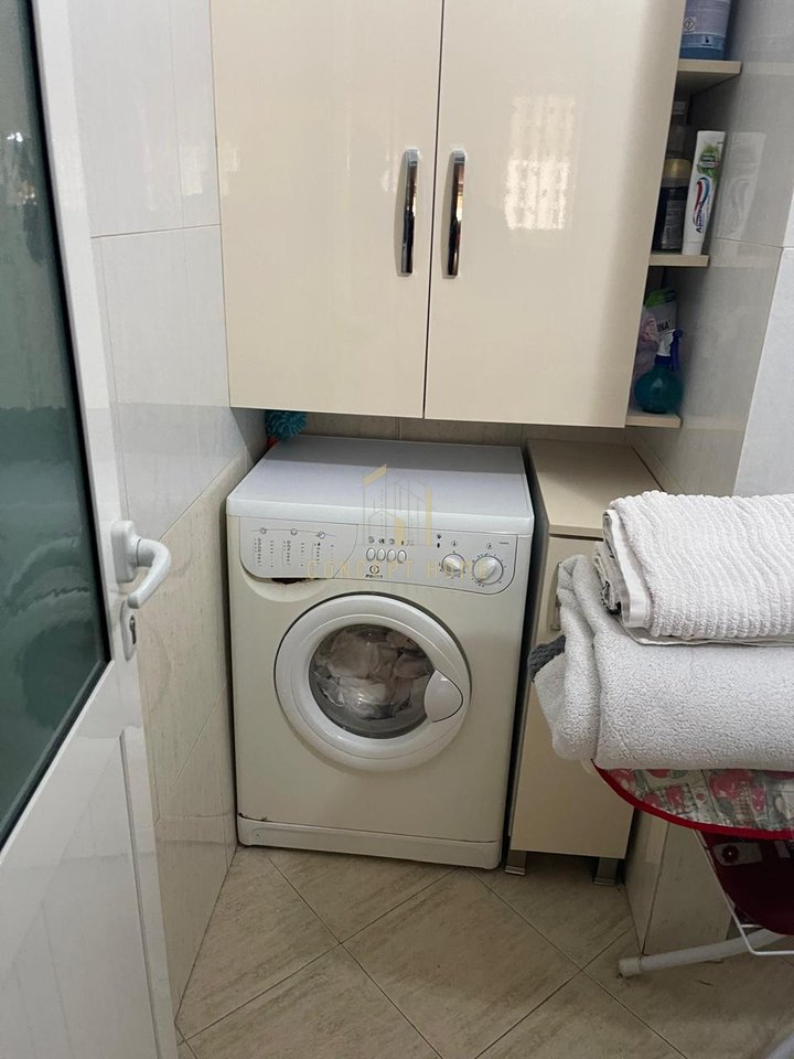 Shitet apartament 2+1 tek Kodra e Diellit