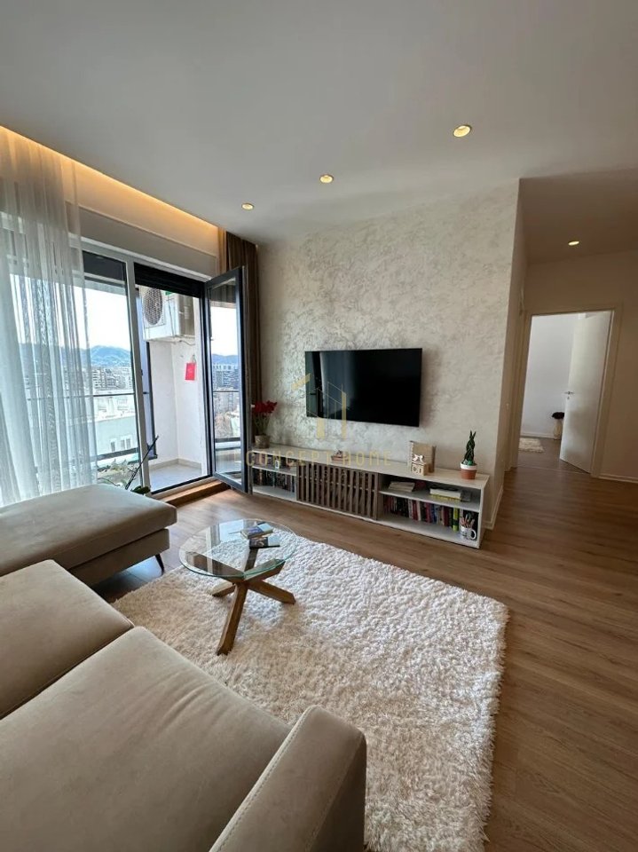 Shitet apartament 2+1+2 tek Kompleksi Kontakt, 21 Dhjetori