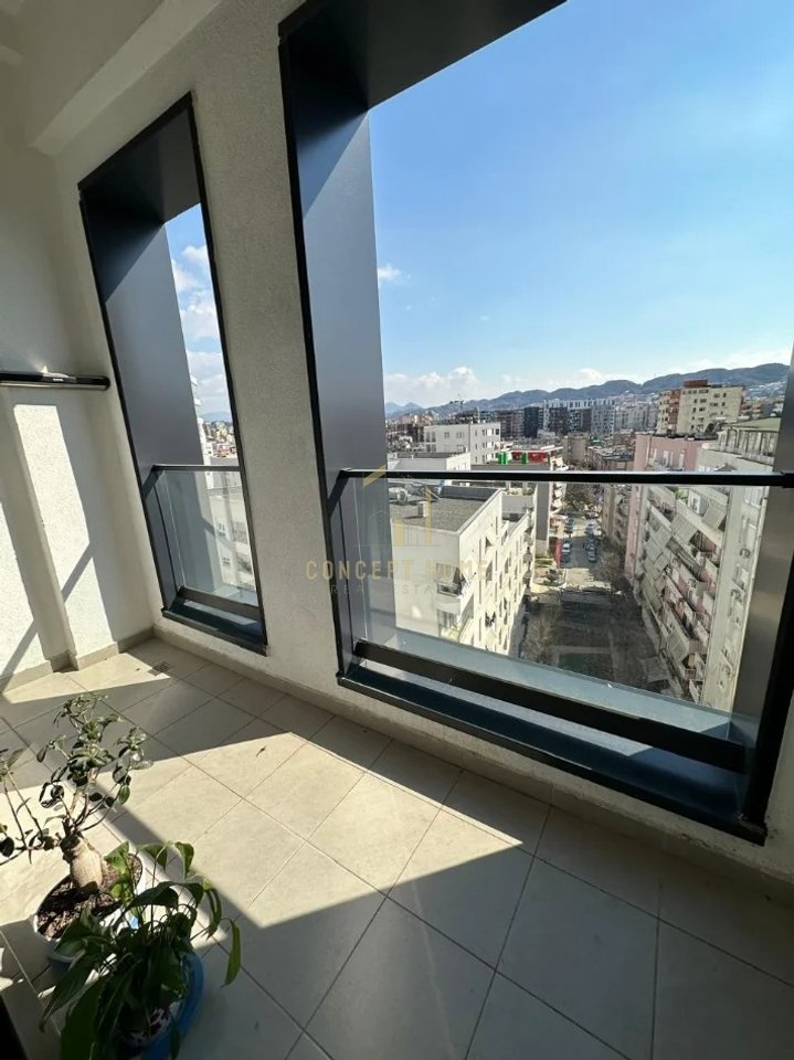 Shitet apartament 2+1+2 tek Kompleksi Kontakt, 21 Dhjetori