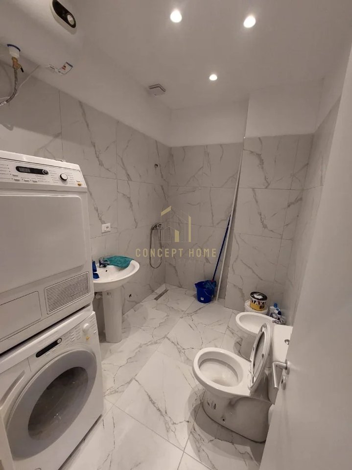 Jepet me qera apartament 1+1 te Kodra e Diellit.