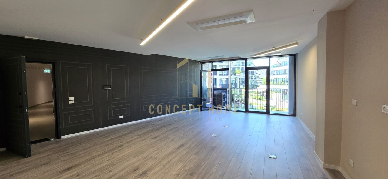 Dyqan  Me Qira në Rruga e Kosovarëve, Tiranë - 1500€ | 102 m²