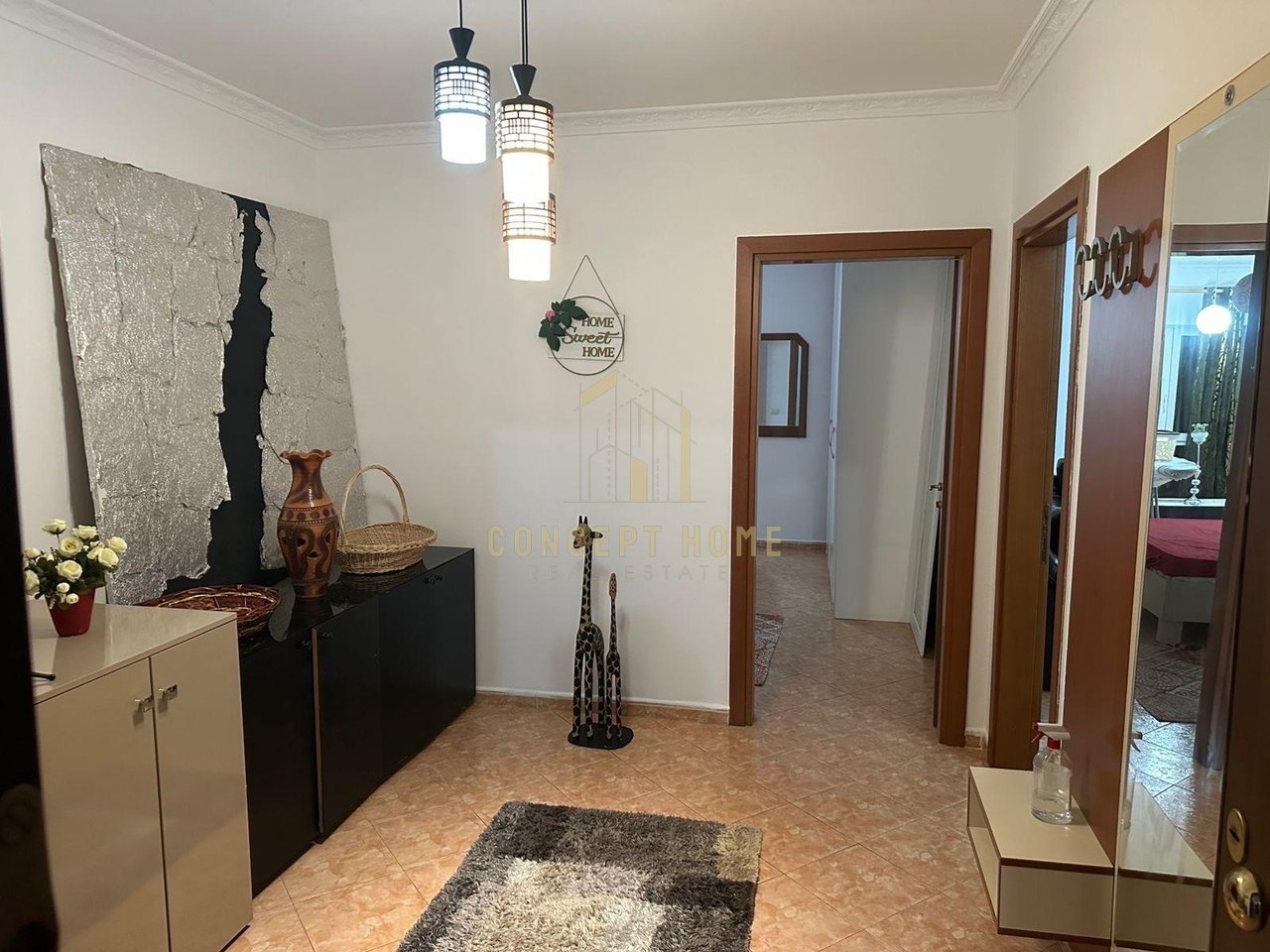 Jepet me qera apartament 2+1+2 tek Zogu i Zi