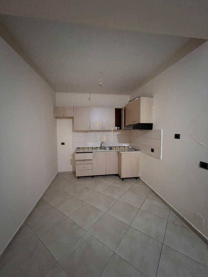 Shitet apartament 2+1 ne Misto Mame