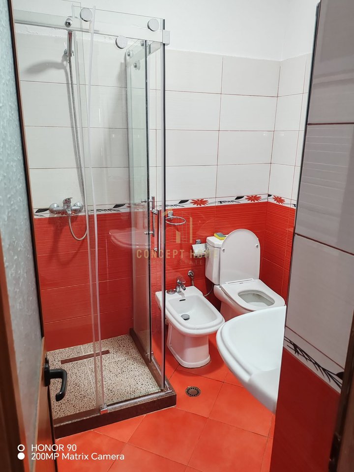 Apartament 1+1 Me Qira në Rrugën 5 Maji, Tiranë - 450€ | 75 m²