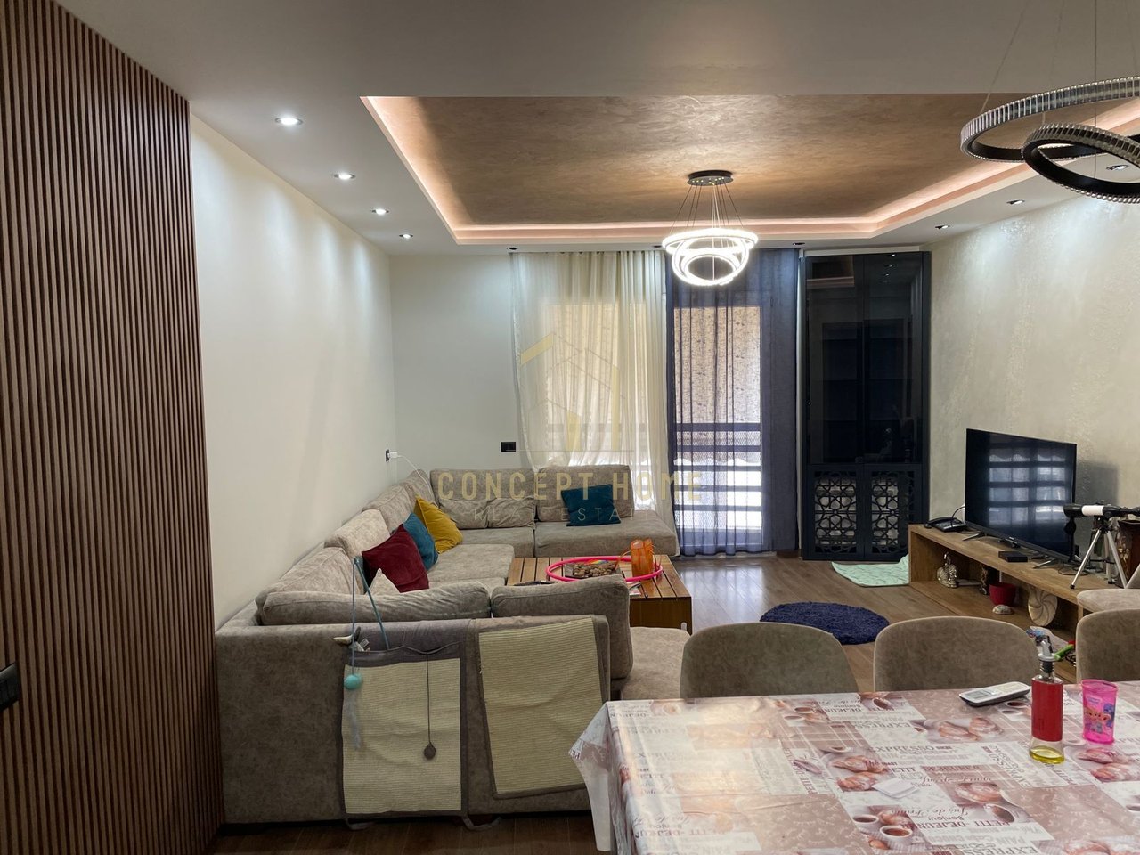 Apartment 2+1 for rent at Komuna Parisit