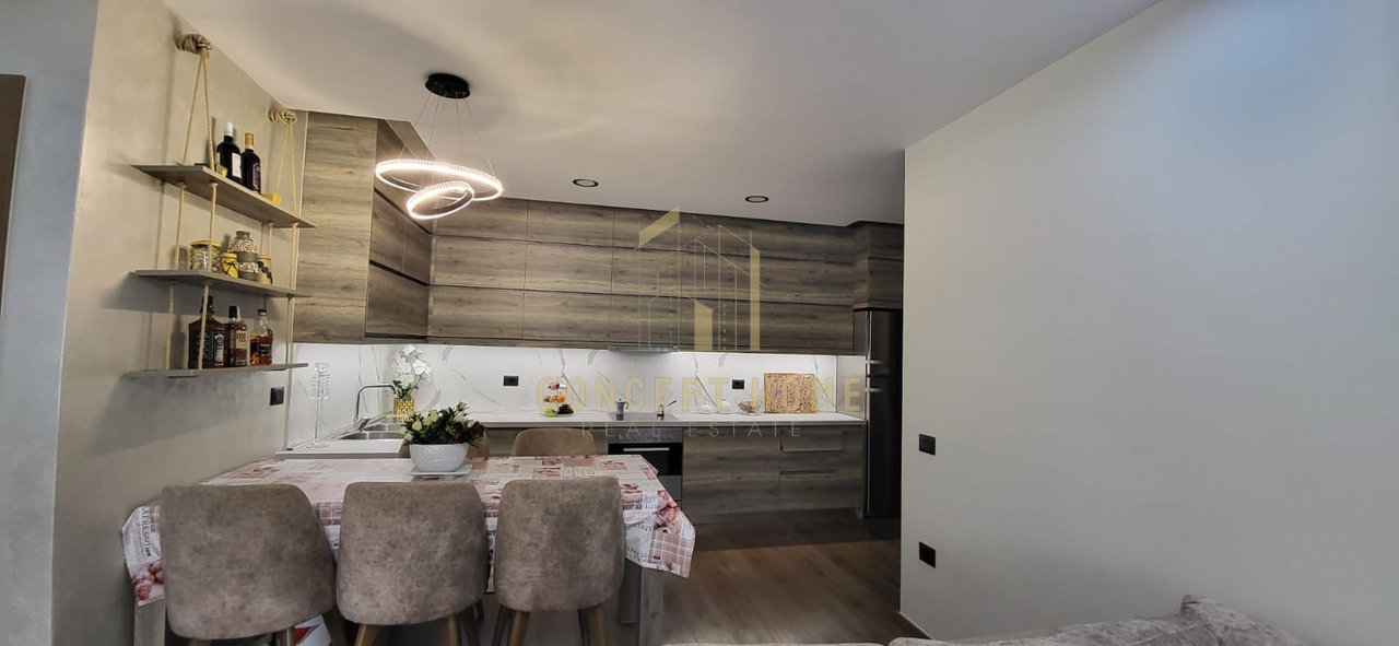 Apartment 2+1 for rent at Komuna Parisit