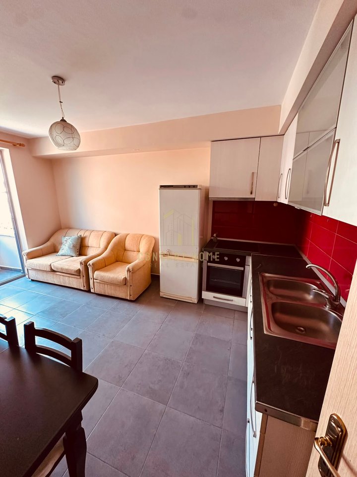 Jepet me qera apartament 1+1 tek Rruga e Dibres