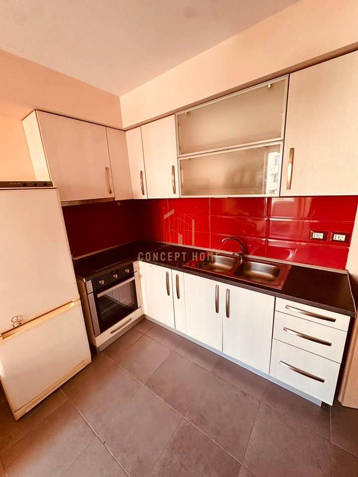 Jepet me qera apartament 1+1 tek Rruga e Dibres