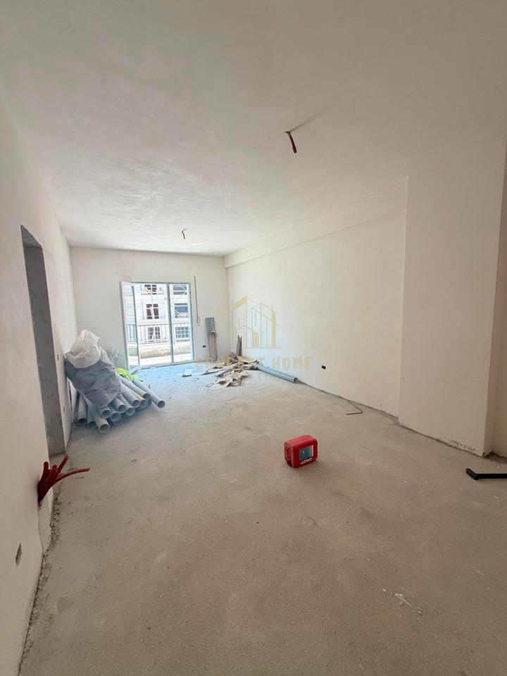 Shitet apartament 2+1+2 ne Paskuqan tek British Residence.