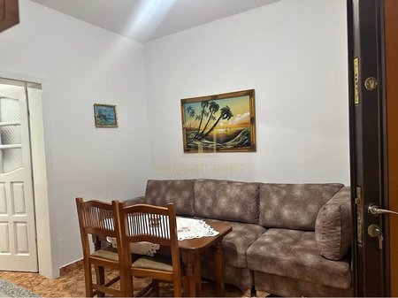 Jepet me qera apartament 1+1 tek Bulevardi i Ri