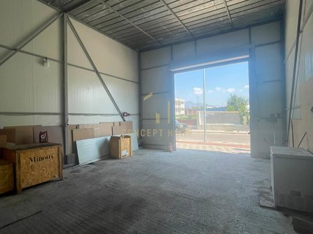 Warehouse for rent in Kamez.