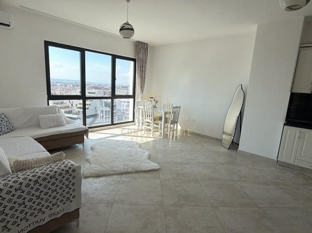 Jepet me qera qera Apartamenti 1+1 tek farmacia 10