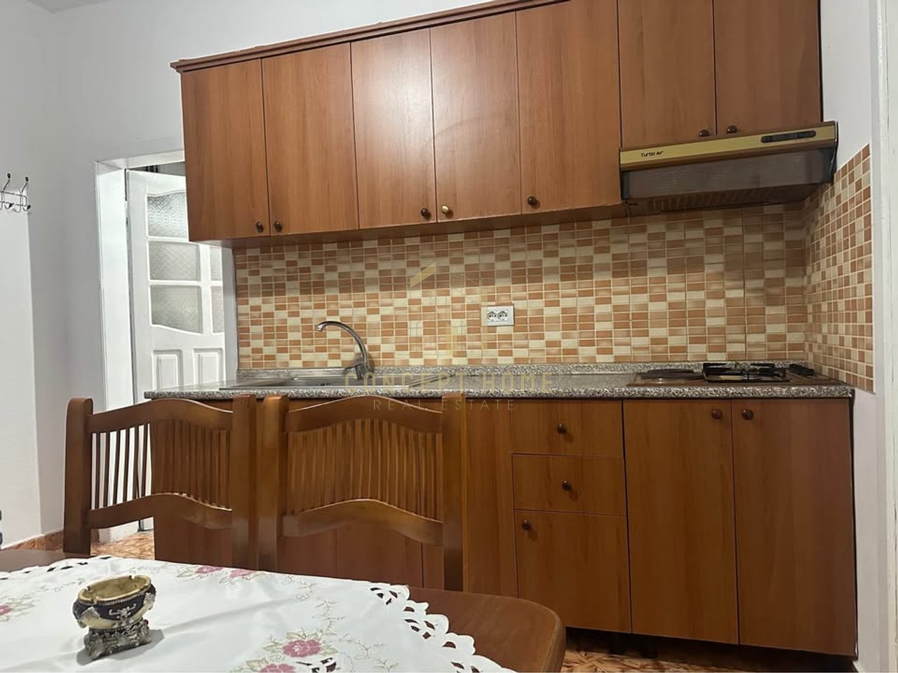 Jepet me qera apartament 1+1 tek Bulevardi i Ri