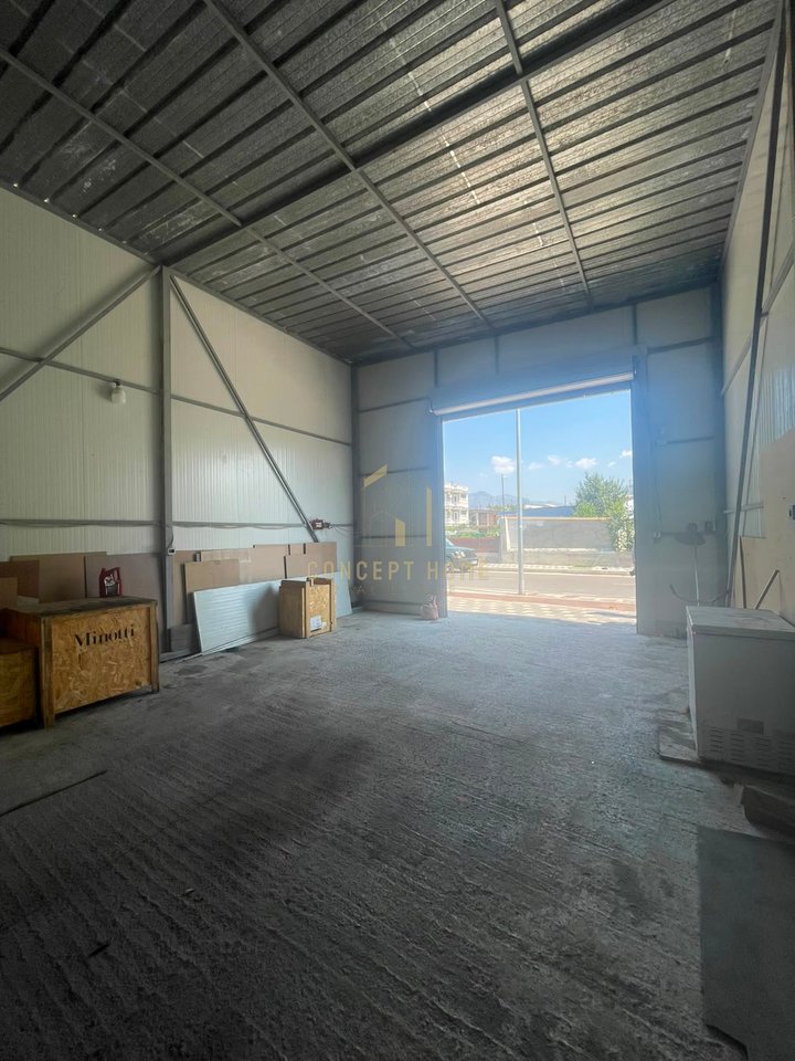 Warehouse for rent in Kamez.