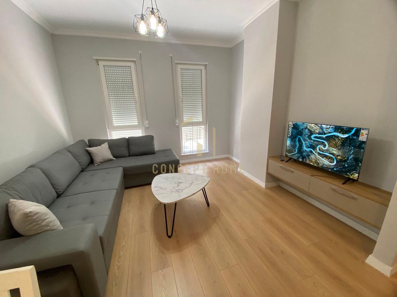 Jepet Apartament me qera 2+1+2 tek Univers City