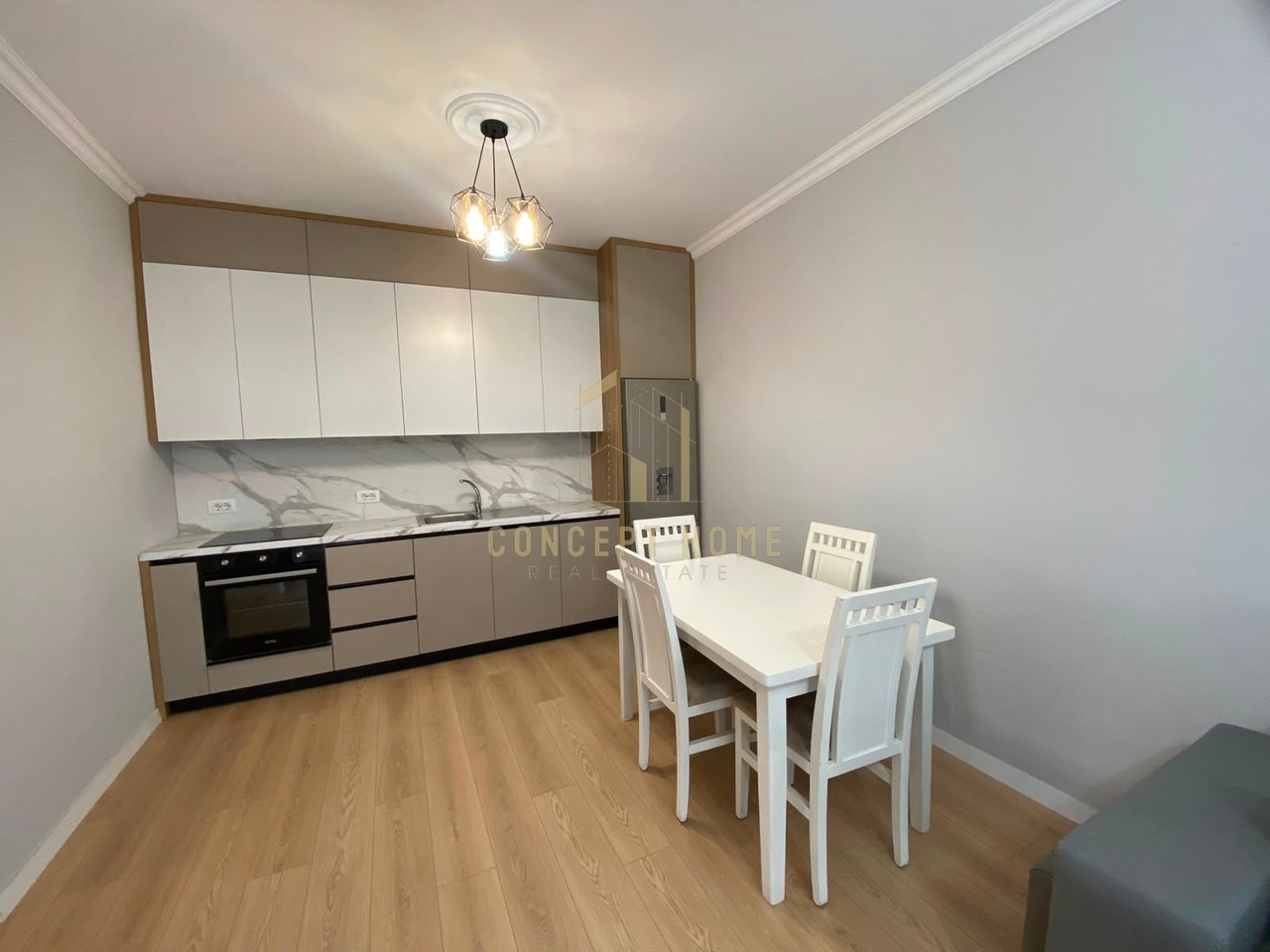 Jepet Apartament me qera 2+1+2 tek Univers City