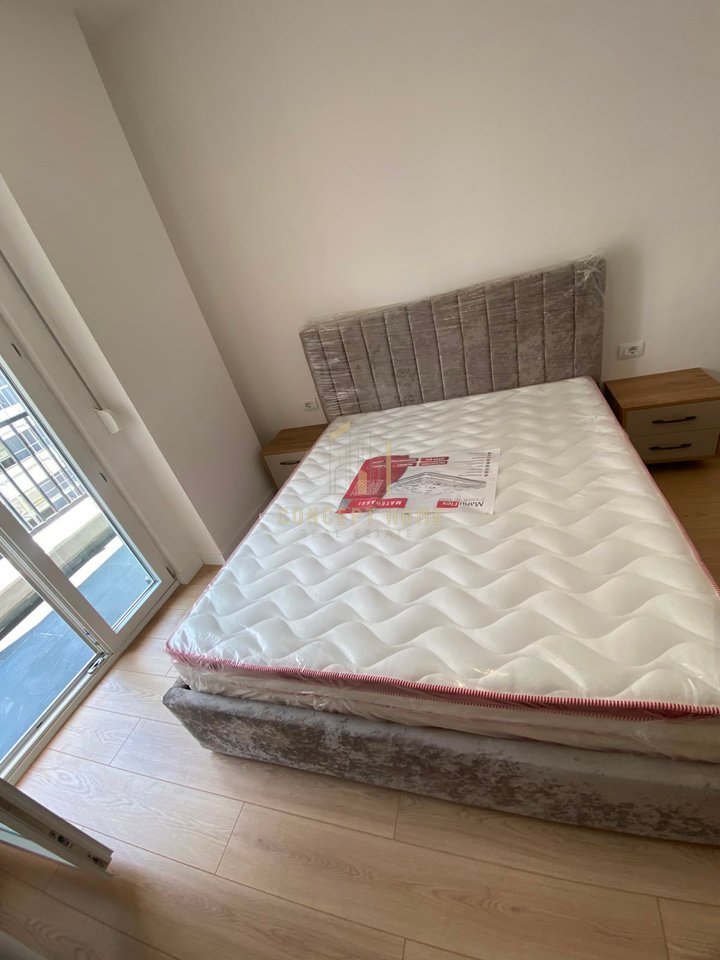Jepet Apartament me qera 2+1+2 tek Univers City