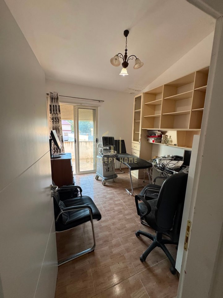 Shitet apartament 2+1+2 ne Fresk /Cmimi : 185milion e 600mij leke