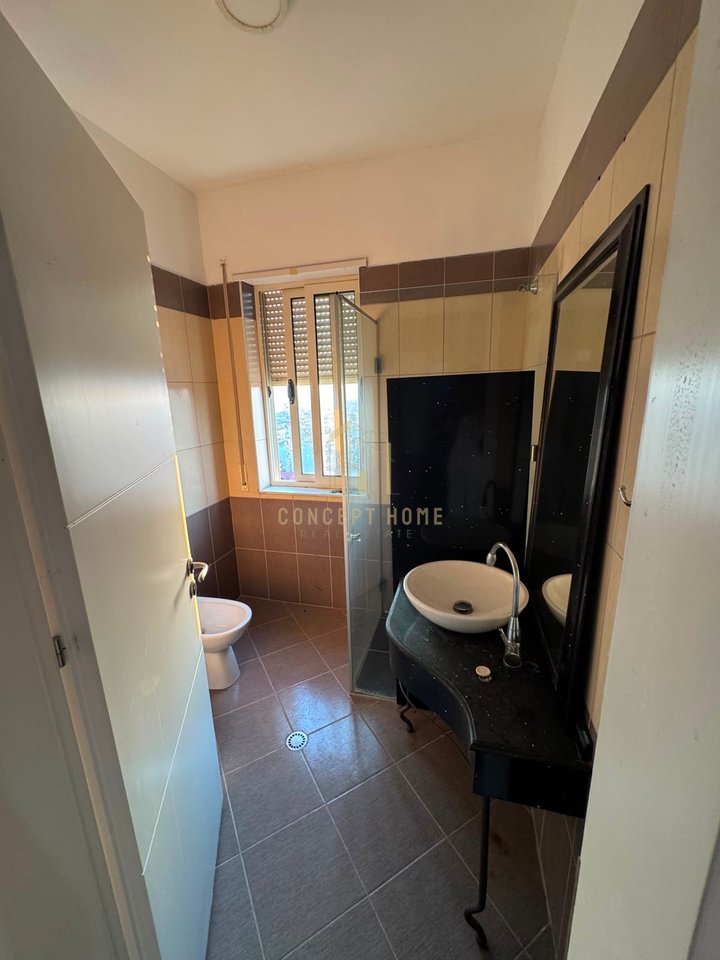 Shitet apartament 2+1+2 ne Fresk /Cmimi : 185milion e 600mij leke